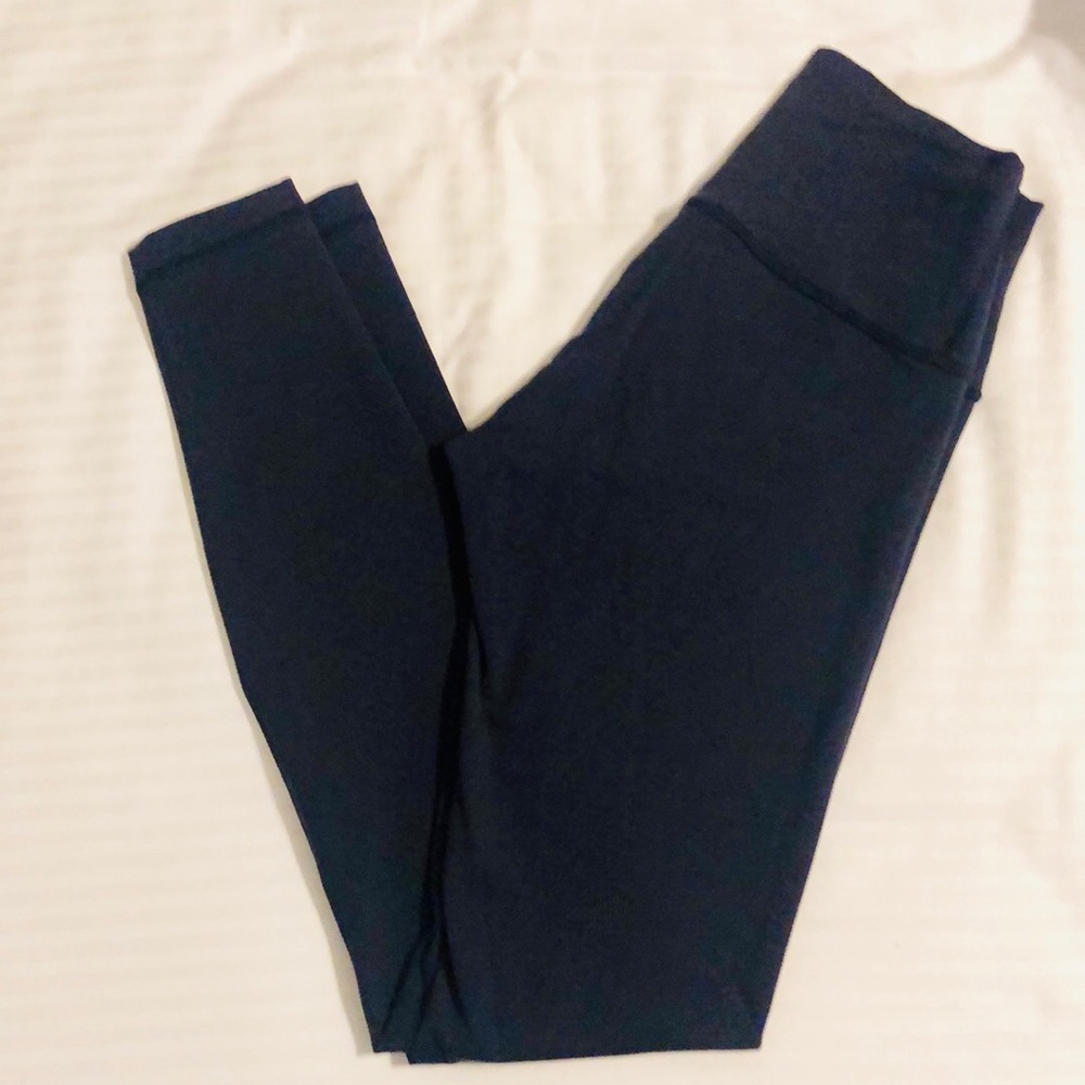 Deep Navy Wunder Under size 4 Lululemon